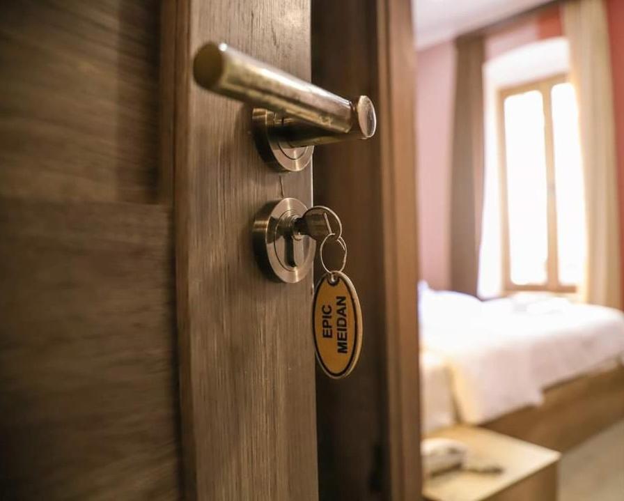Epic Meidan Hotel Тбилиси Екстериор снимка